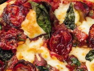 Pánvičková pizza