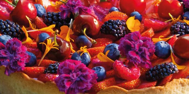 Letní koláč s mascarpone a čerstvým ovocem