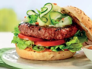 Veggie burger s nakládanou cuketou