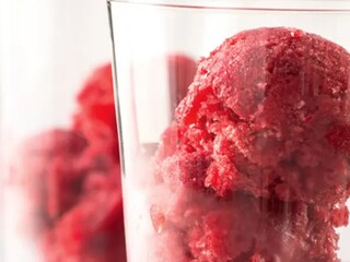 Jahodová granita s červeným vínem