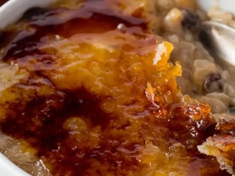 Karamelizovaný rýžový pudink v mikrovlnce