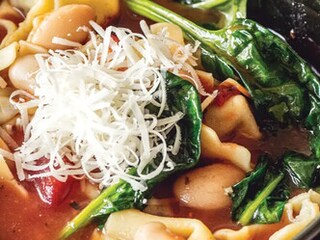 Tortellini polévka se špenátem