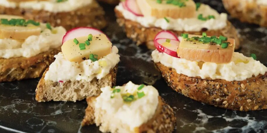 Kanapky s pomazánkou z romaduru