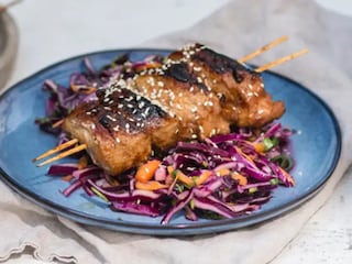 Grilovaná vepřová panenka v hoisin omáčce a asijský salát