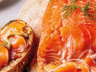 Losos v soli zvaný gravlax