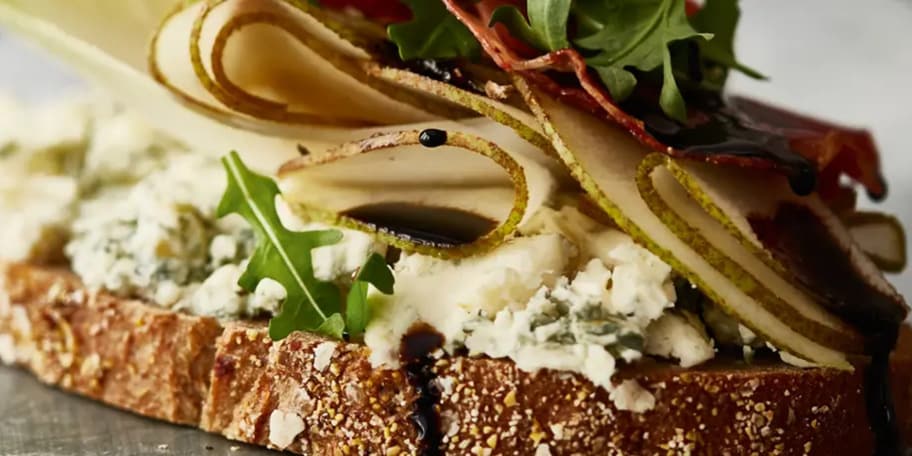 S pancettou, hruškou a čekankou