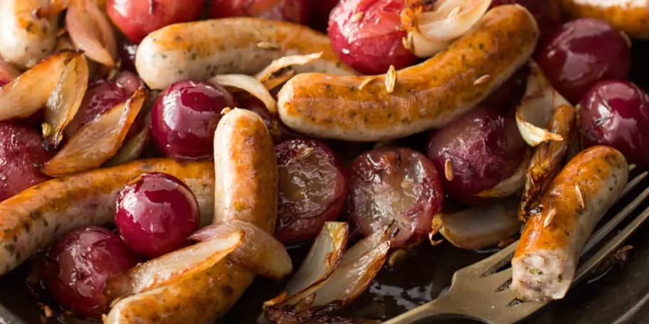 Smažené klobásy s hroznovým vínem