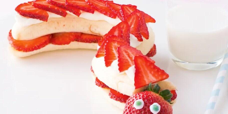 Ovocný dezert ve tvaru hada