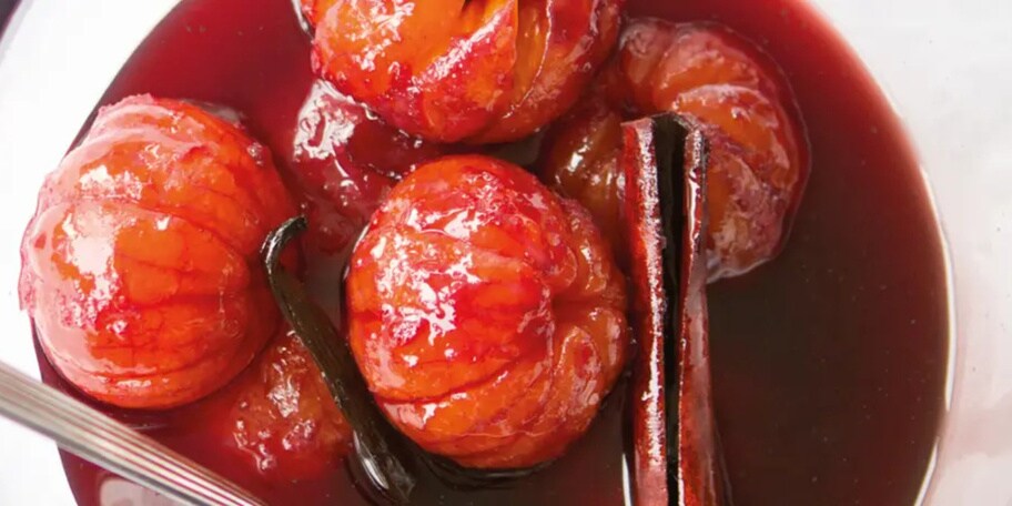 Mandarinky se svařeným vínem a zmrzlinou