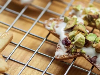 Ořechové mikulášské hvězdy s citronovou polevou