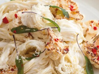 Krémové špagety s pečeným květákem