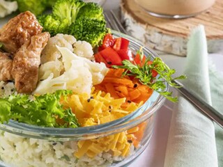 Krůtí Buddha bowl s květákovou rýží