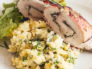 Závitky z krůtích prsou se slaninou