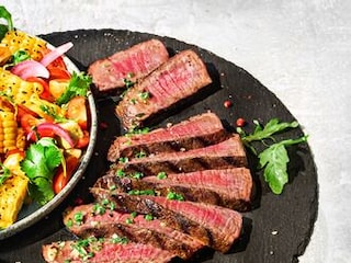 Grilovaný Queensland steak s letním salátem
