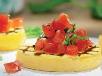 Italská grilovaná polenta s rajčatovou salsou