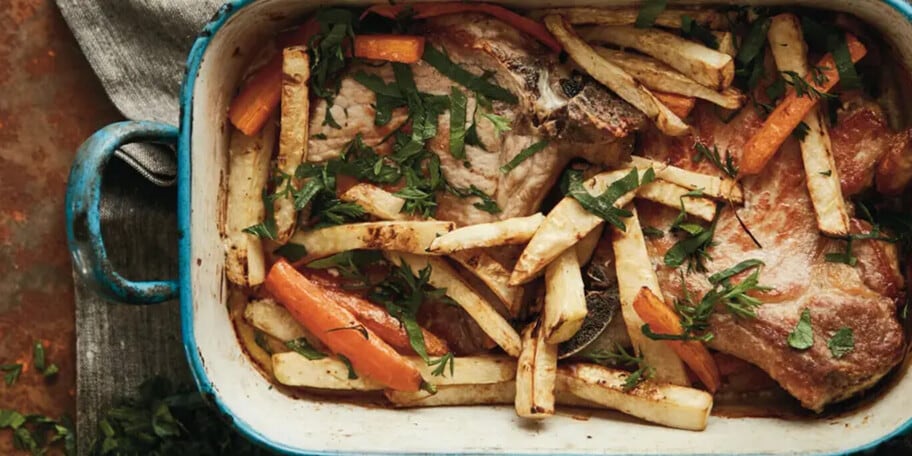 Pečené kotlety s citronovou kůrou a zeleninovými hranolky