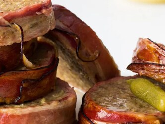 Křupavá sekaná pečená v anglické slanině