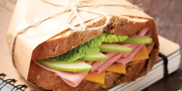 Mlynářská veka se šunkou a sýrem