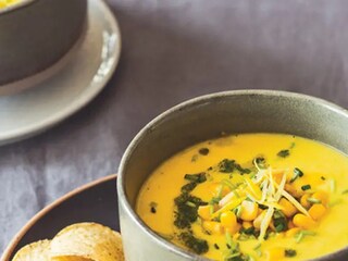 Kukuřičná polévka s pečeným květákem