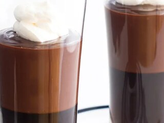 Čokoládový pohár s ledovou kávou