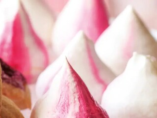 Sněhové pusinky dvou barev