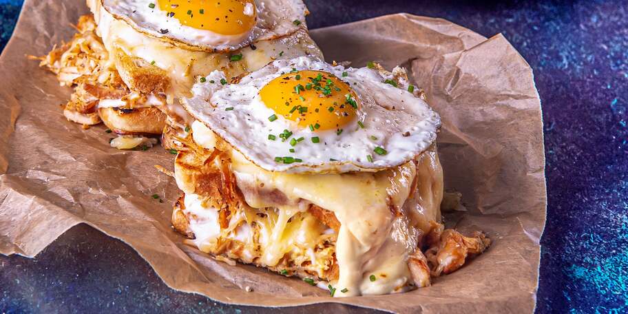 Tousty croque madame ze zbylého pečeného masa