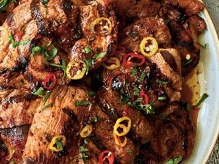 Pikantní krůtí steaky s ananasovou a  melounovou salsou