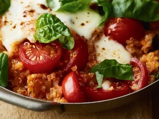 Zapečené caprese s quinoou