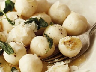 Gnudi s hnědým šalvějovým máslem