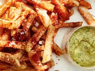 Kedlubnové hranolky se zeleným dipem