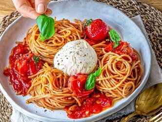 Bio rajčatové špagety s mozzarellou