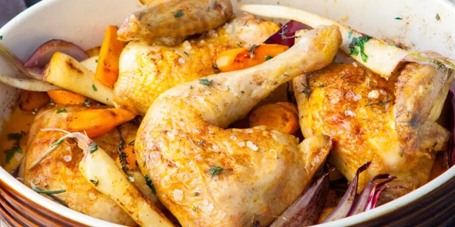 Bylinkové kuře pečené na hrubé soli