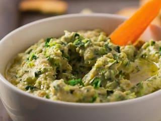 Hummus s kapustou a pečeným česnekem