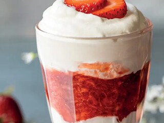 Jahody se šlehačkou