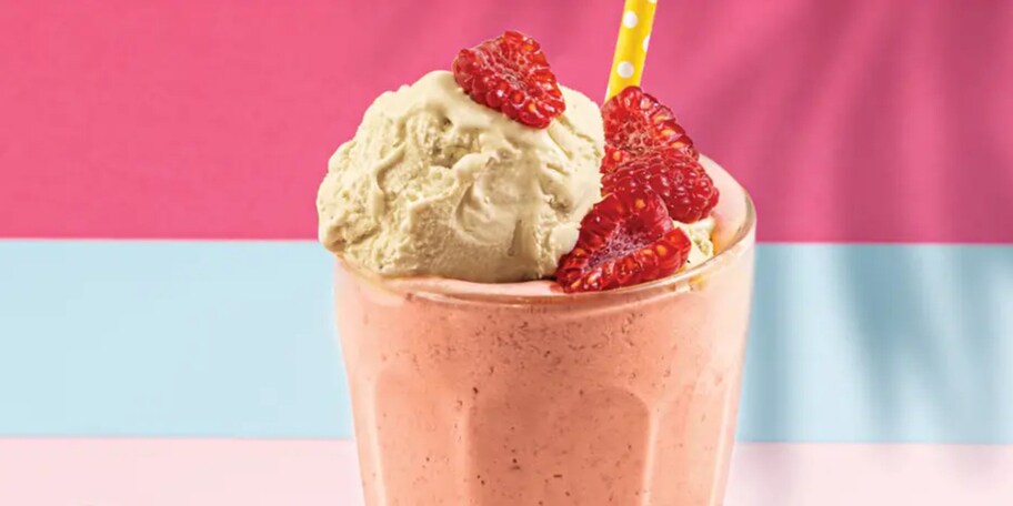 Malinový milkshake se zmrzlinou