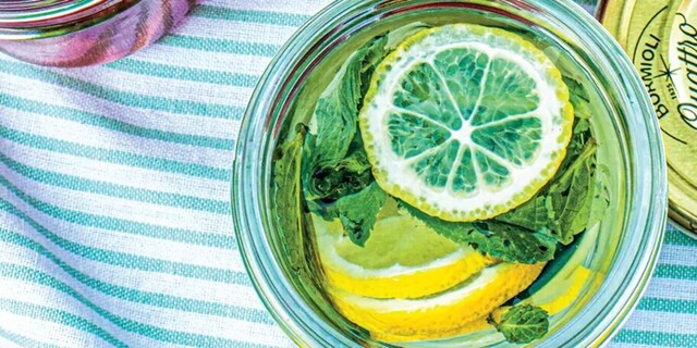 Okurková voda s citronem
