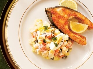 Pikantní kapr a lehký bramborový salát