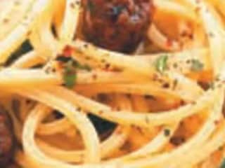 Špagety s masovými kuličkami