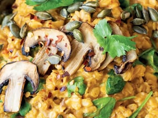 Kořeněná ovesná kaše s žampiony a kokosovým mlékem