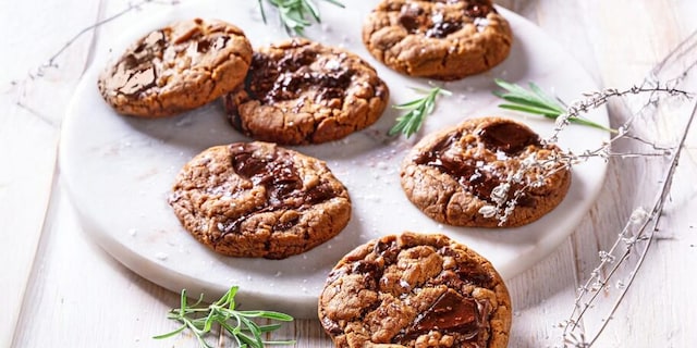 ČOKOLÁDOVÉ COOKIES s mořskou solí a olivovým olejem 