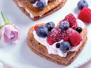 Srdíčkové lívance s lesním ovocem