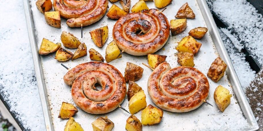 Grilované vinné klobásy v medu a hořčici