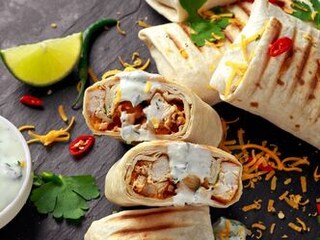 Wrap s kuřecím masem a sójovými klíčky