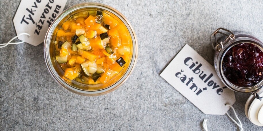 Cibulové čatní s portským vínem