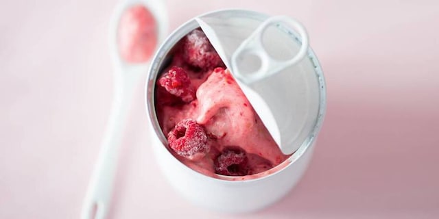 Rychlá domácí zmrzlina z malin a banánu