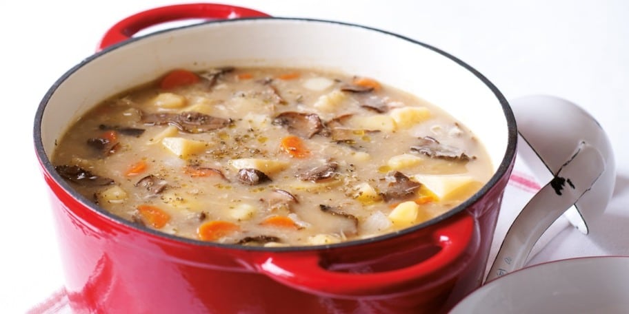 Babiččina bramboračka se sušenými hříbky