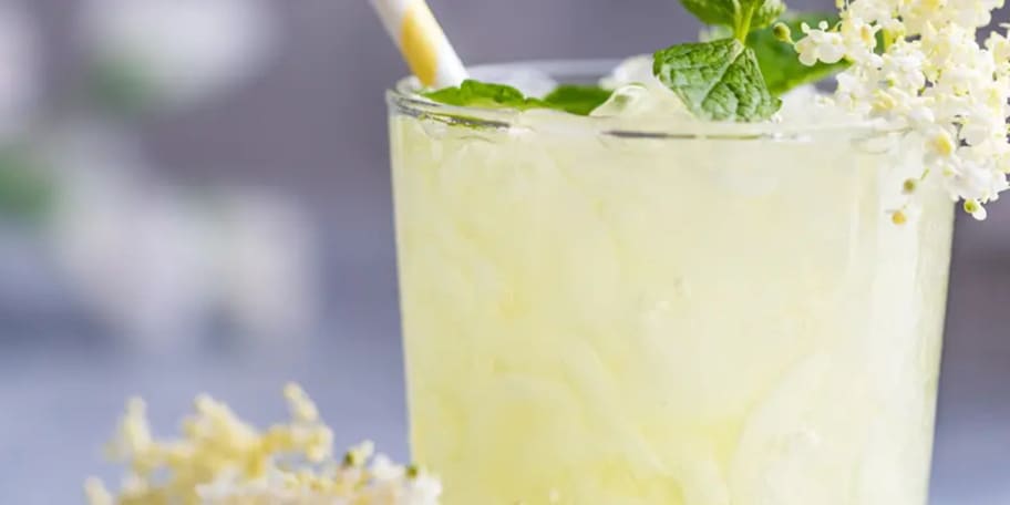 Jarní bezový drink