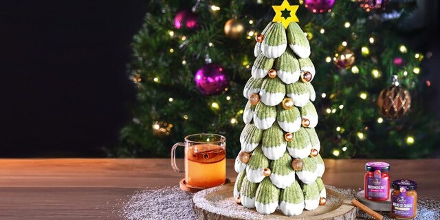 Vánoční stromeček z pistáciových madlenek