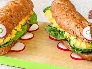 Žitná housenka s vajíčkovou pomazánkou