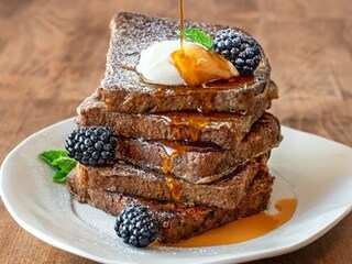 Podzimní french toast s ostružinami